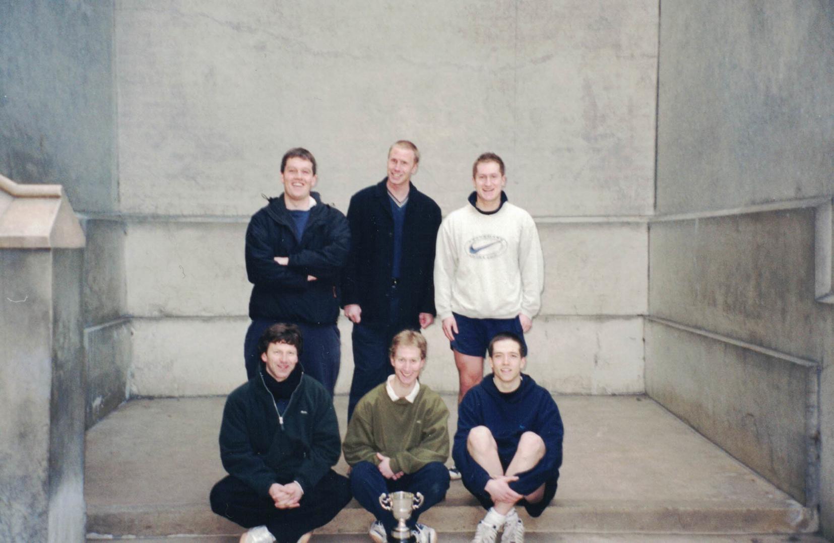 eton_fives_photos_49/alan_barber_cup_58/alan_barber_cup_1999_00/alan_barber_cup_1999_00.jpg