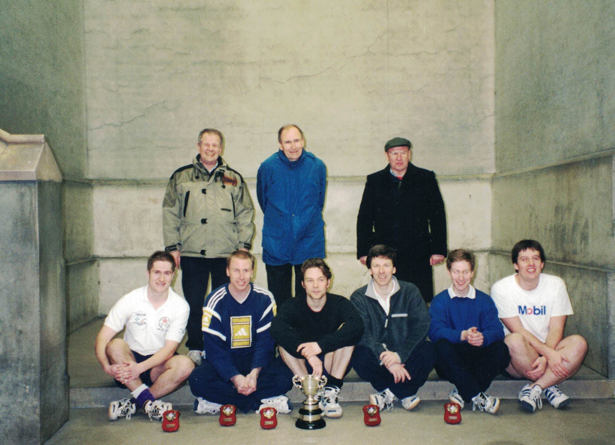 eton_fives_photos_49/miscellaneous_260/olavians_28_71/olavians_barber_71_2000.jpg