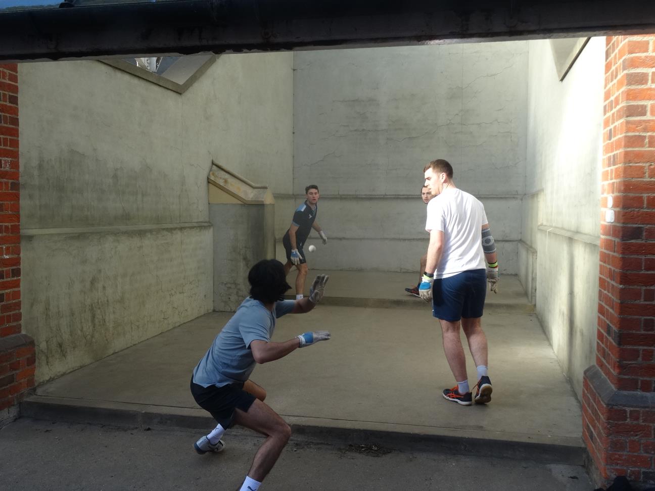 eton_fives_photos_49/alan_barber_cup_58/alan_barber_cup_semi_finals_2021_22/abc_semis_2021_22_002.jpg