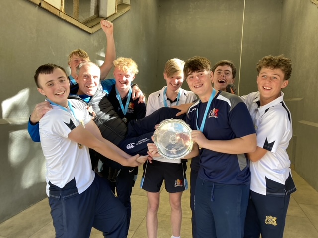 eton_fives_photos_49/vargas_salver/vargas_salver_2022/vargas_trophy_2022_001.jpg